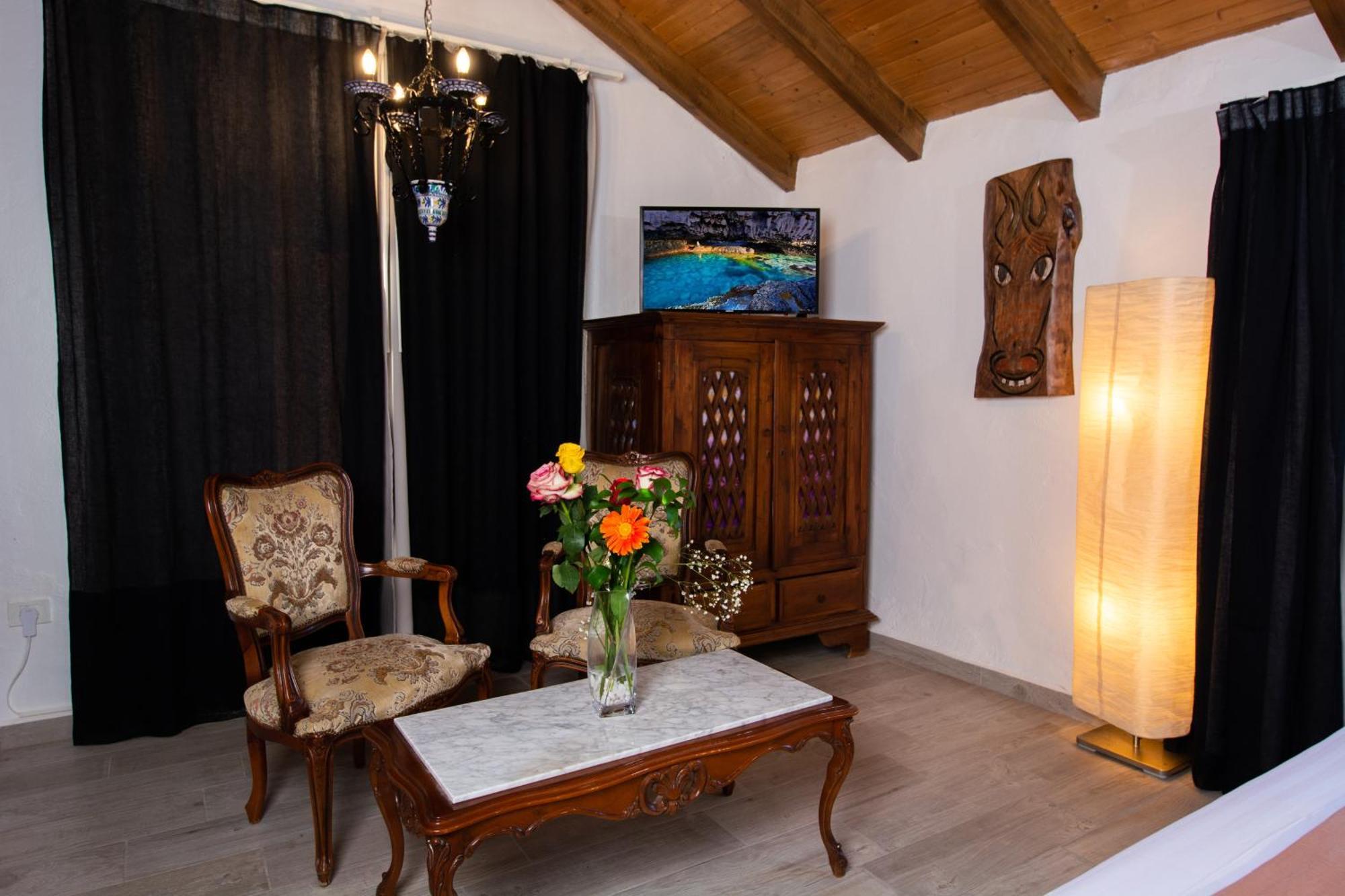 Geko Hotels Los Llanillos Buitenkant foto